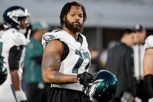 Patriots adquiere a Michael Bennett y pierden a dos titulares