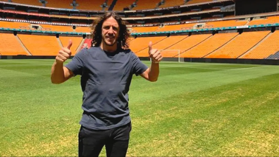 Carles Puyol sufrió un accidente en cancha de pádel