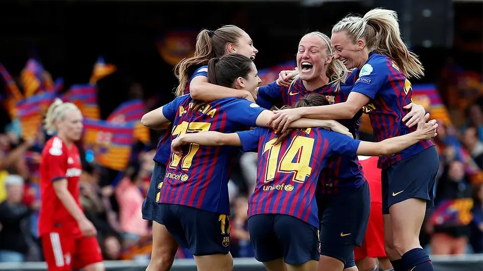 Jugadores del Barça felicitan a equipo femenil por su pase a Final de Champions