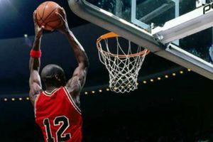 El día que Michael Jordan jugó con el número 12