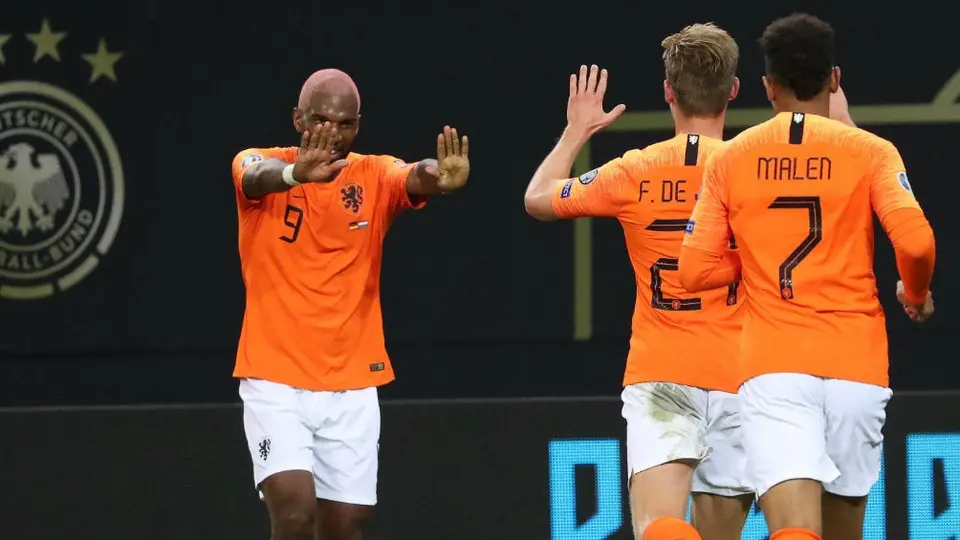Holanda goleó a Estonia y se acerca a la clasificación directa a la Eurocopa