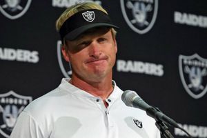 Jon Gruden: 'Apoyamos a Antonio Brown en todo, la lesión no fue su culpa'