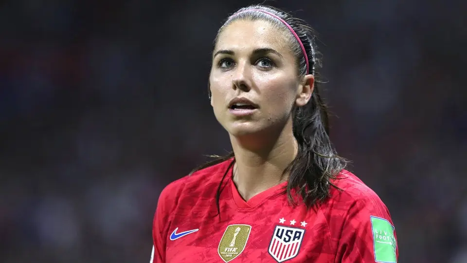 Alex Morgan trollea a Inglaterra con festejo de gol