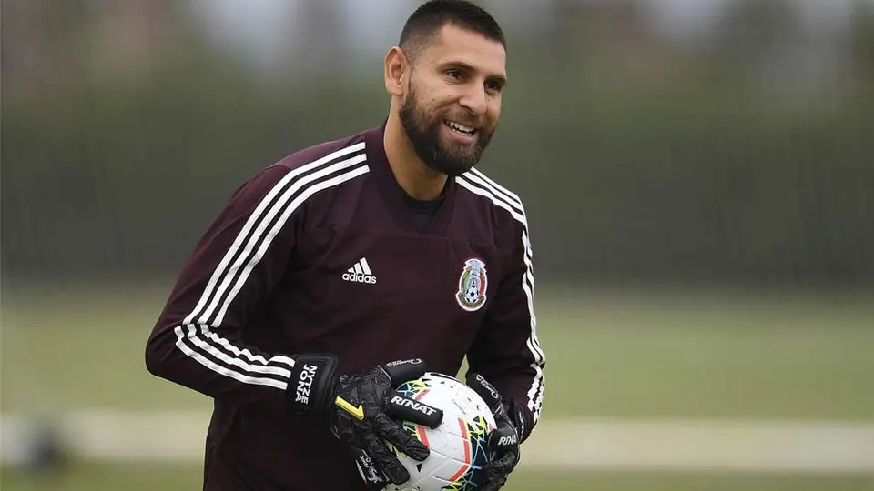 Jonathan Orozco presumió el apoyo que su mamá envió al Tri desde el hospital