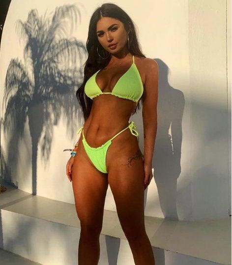 India Reynolds, británica con curvas de ensueño