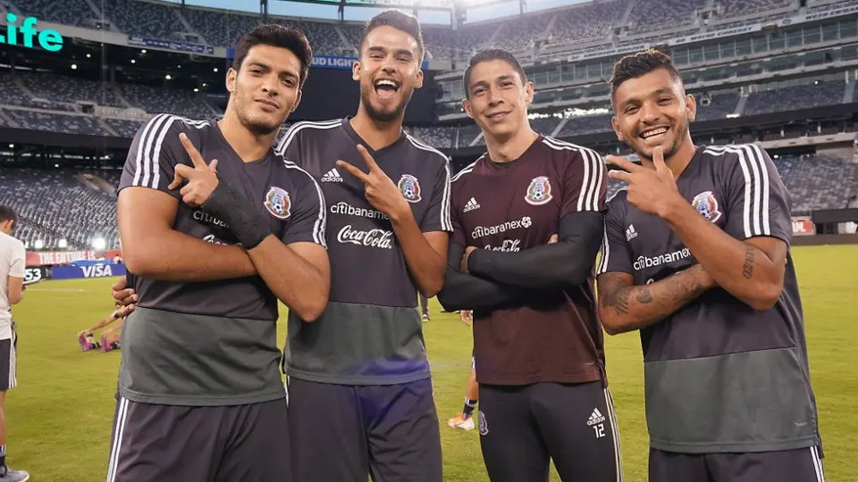 Seleccionados mexicanos comieron filete bañado en oro en Nueva York