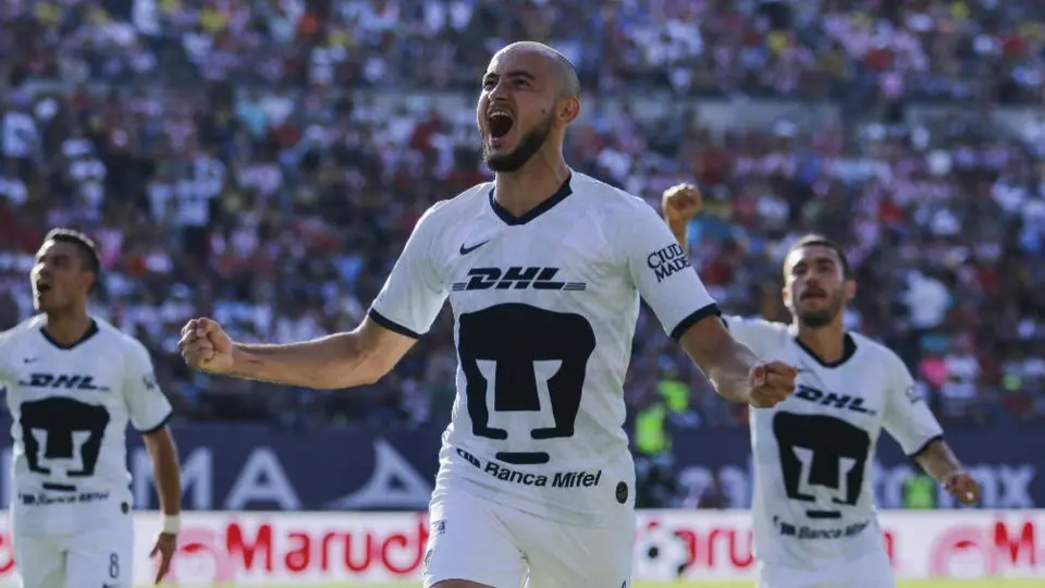 Carlos González y Juan Iturbe invitan a Kaku Romero a jugar en Pumas