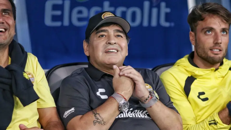 Maradona da marcha atrás y asegura estar a muerte con Dorados