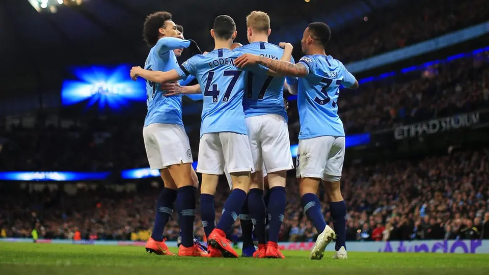 Manchester City mantiene liderato de Premier al doblegar a Cardiff