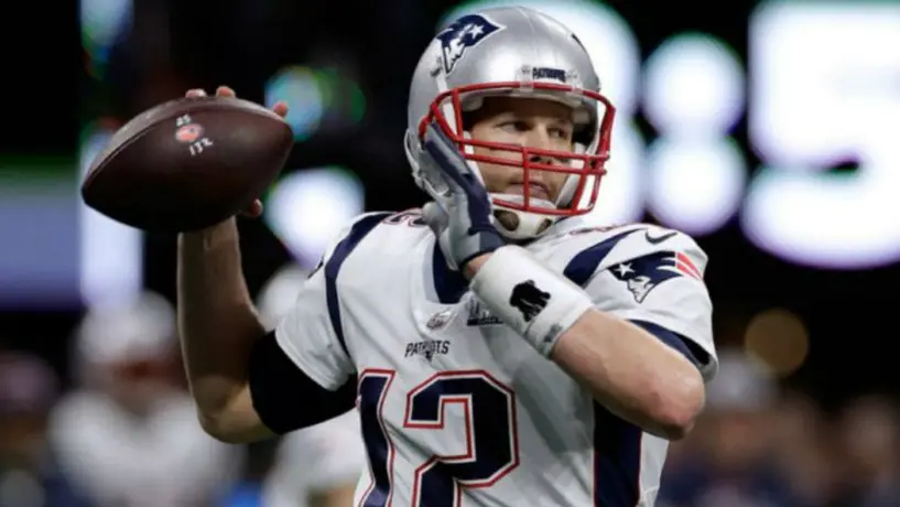 Brady, último jugador activo del Draft 2000 tras retiro de Janikowski
