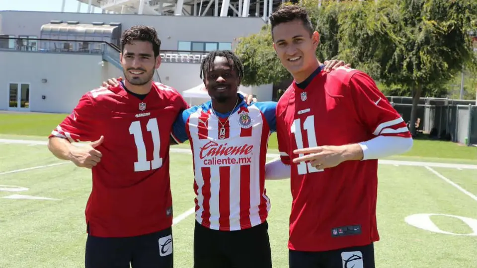 Chivas intercambió jerseys con 49ers en San Francisco