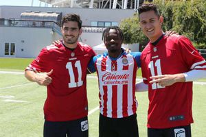 Chivas intercambió jerseys con 49ers en San Francisco