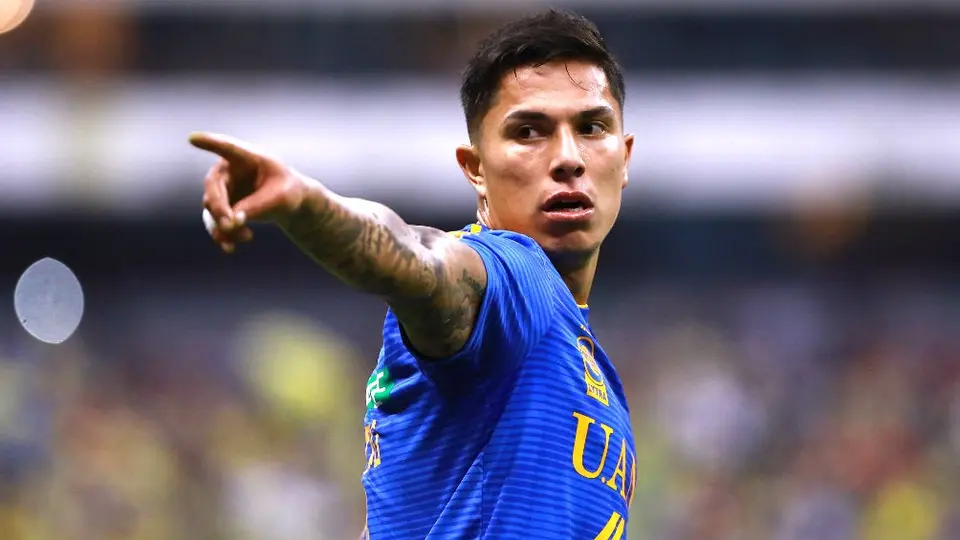 "Si dependiera de mí, estaría jugando en Chivas": Salcedo