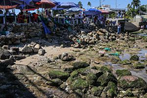 Mar se desplaza 20 metros hacia adentro en Acapulco