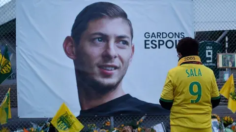 Cuerpo hallado en restos de avión es de Emiliano Sala