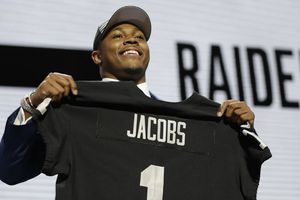 Harían película biográfica sobre el nuevo corredor de los Raiders