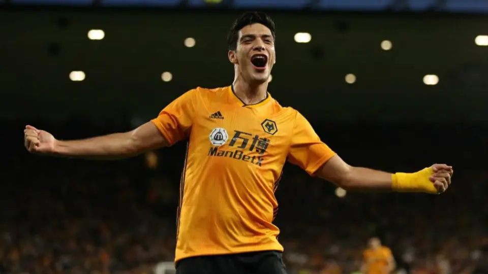Raúl Jiménez y Wolves se calificaron a la Europa League al vencer al Torino