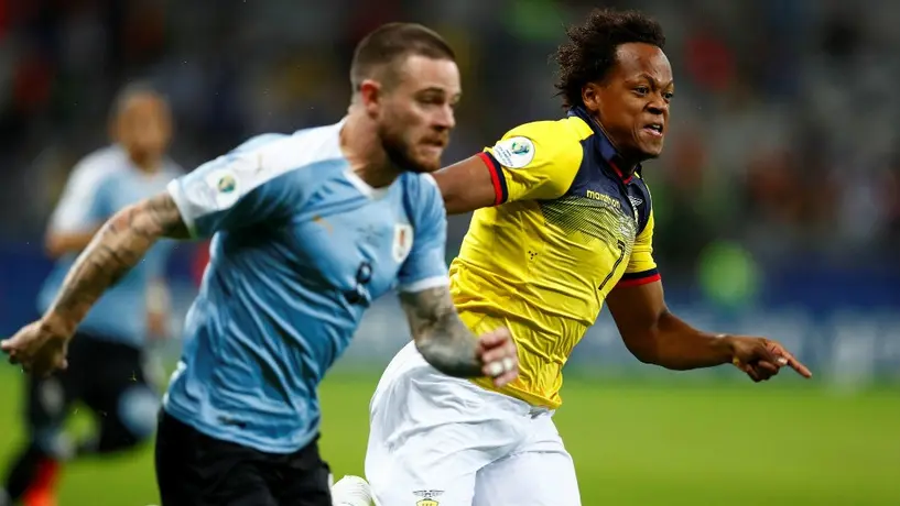 Pachuca se equivocó en redes sociales al confundir a Romario Ibarra con Renato
