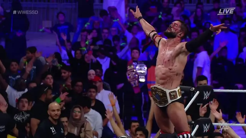 Finn Bálor retuvo Campeonato Intercontinental vs Andrade en Super Showdown