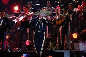 Chente Fernández rechaza trasplante de hígado por temor a que fuera de un gay