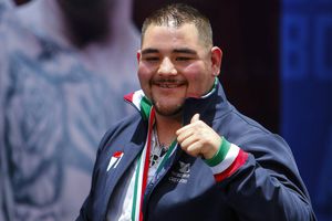 Andy Ruíz celebró su cumpleaños con polémica fiesta