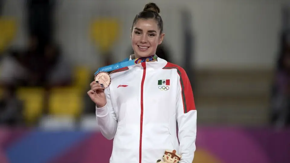 Dafne Navarro se colgó el Bronce en gimnasia de trampolín