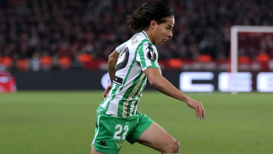 Lainez anota agónico gol y da empate al Betis en Europa League