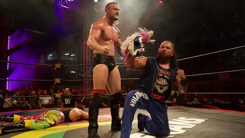 Killer Kross y Rey Esporpión humillan a Psycho Clown en Mazatlán