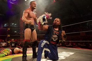 Killer Kross y Rey Esporpión humillan a Psycho Clown en Mazatlán