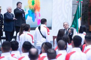 AMLO abanderó a delegación de México para Juegos Panamericanos 2019