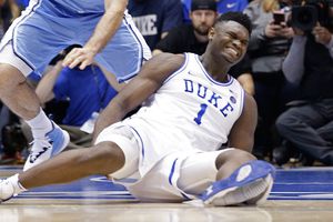 Nike pierde acciones luego de que tenis de estrella colegial se rompiera