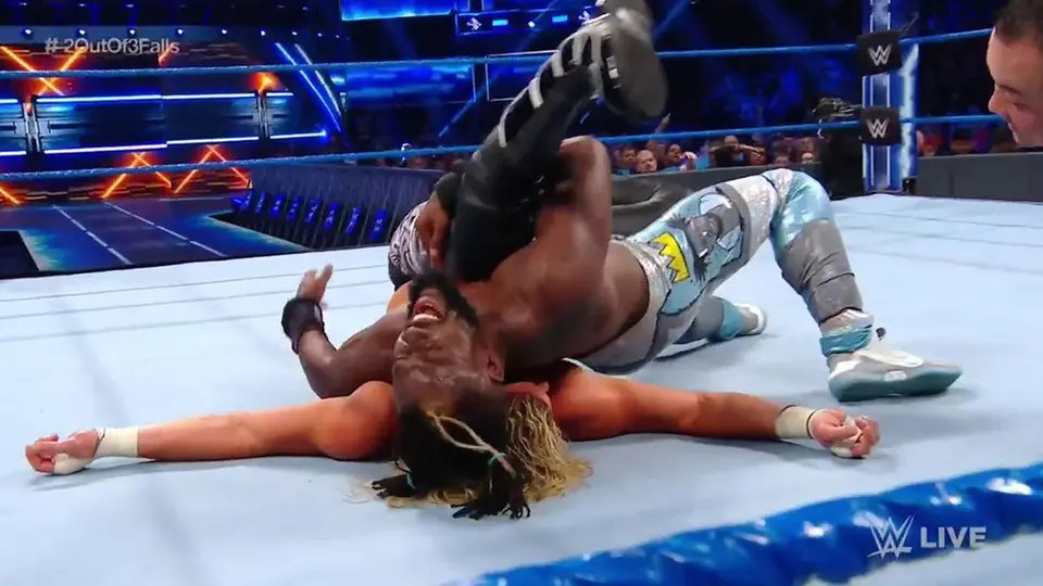 Kofi Kingston venció a Dolph Ziggler en una lucha de dos a tres caídas