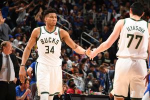 Bucks barre serie vs Pistons y enfrentará a Celtics en Semifinales