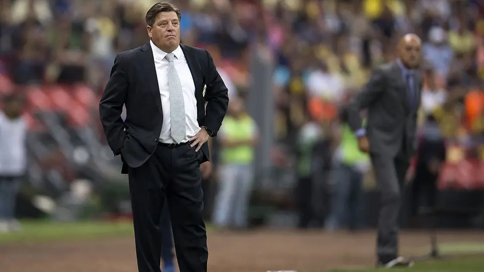 'El Tata comenzó con el pie izquierdo su ciclo con el Tri': Miguel Herrera