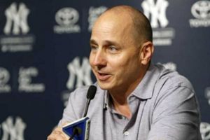 Gerente general de Yankees fue detenido a punta de pistola