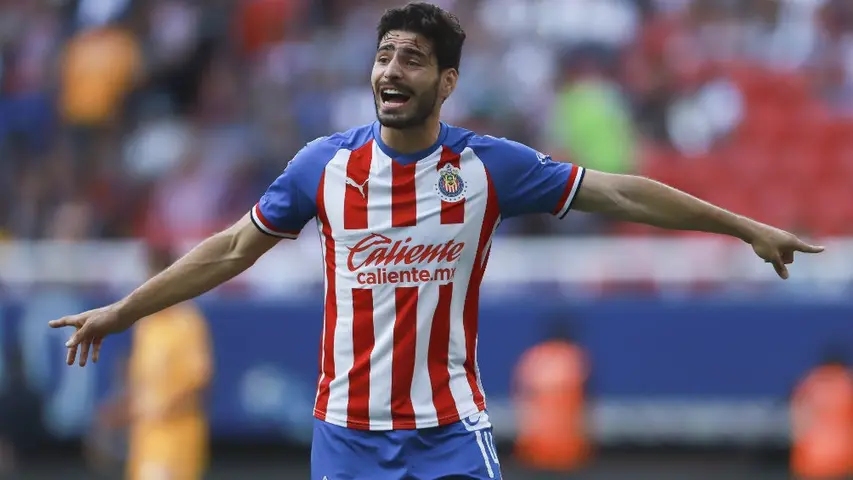 Antonio Briseño con Chivas | IMAGO7
