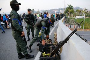 Juan Guaidó lidera alzamiento militar para derrocar a Maduro