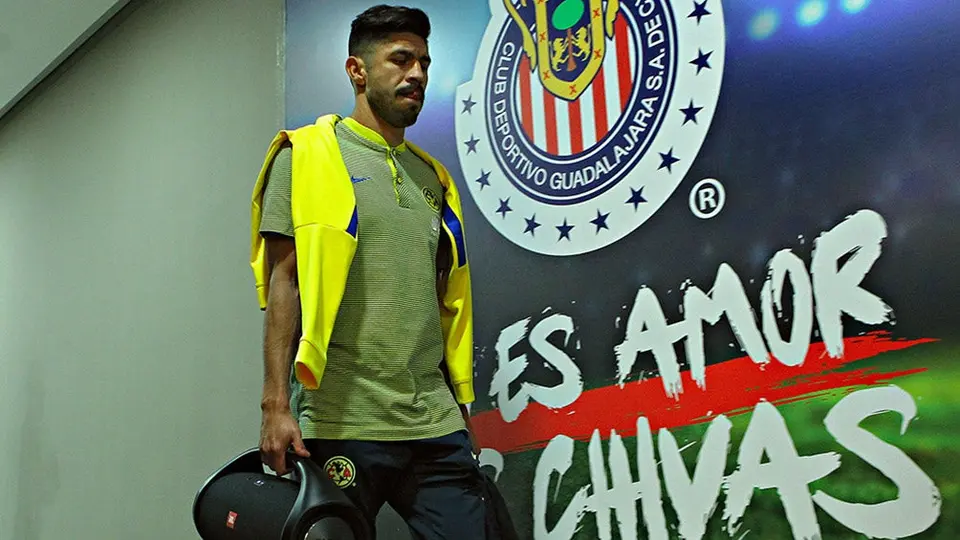 América y Chivas hacen oficial el traspaso de Oribe Peralta