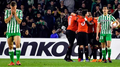Betis de Lainez y Guardado, eliminados de Europa League
