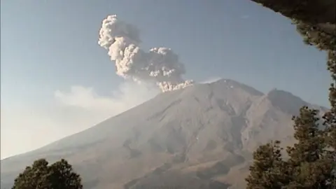 Popocatépetl presenta explosión con moderado contenido de ceniza