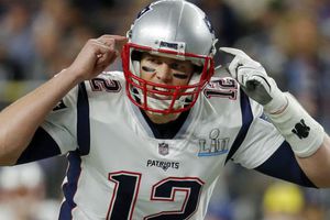 Fan que usó láser contra Tom Brady, expulsado de por vida del Arrowhead
