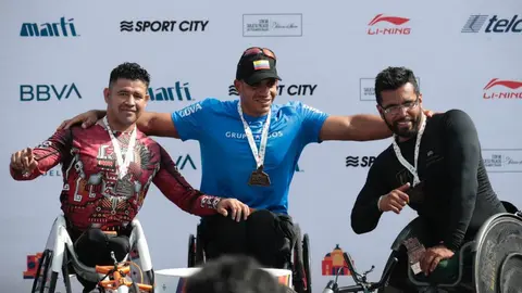 Colombiano se sacó la 'espina' al coronarse Campeón de silla de ruedas en Maraton CDMX