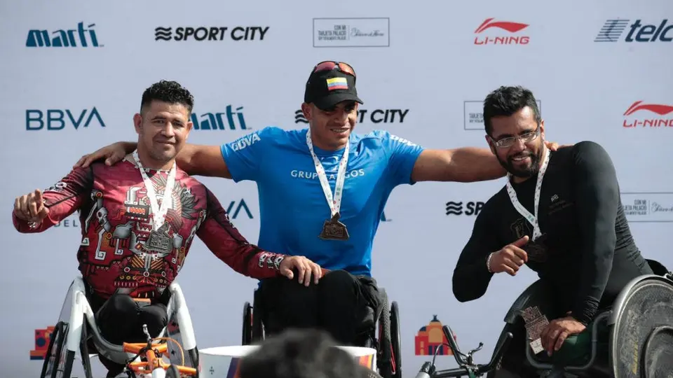 Colombiano se sacó la 'espina' al coronarse Campeón de silla de ruedas en Maraton CDMX