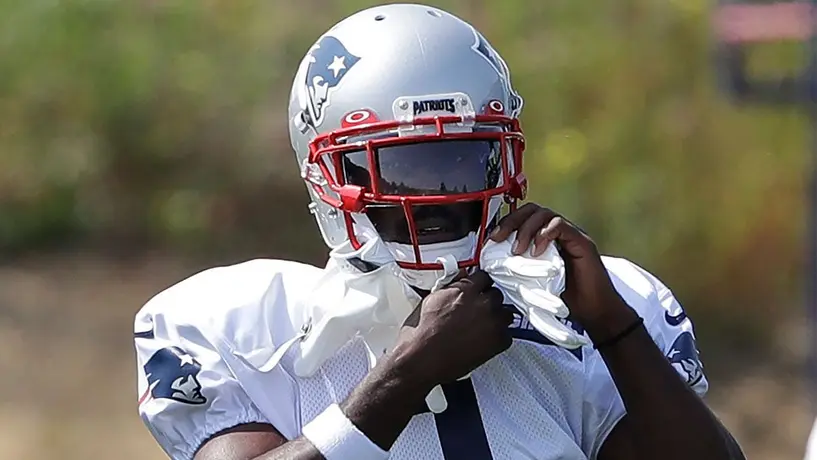 Antonio Brown estaría disponible para jugar contra los Miami Dolphins
