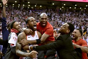 Leonard mete a Raptors a las Finales del Este con tiro de último segundo