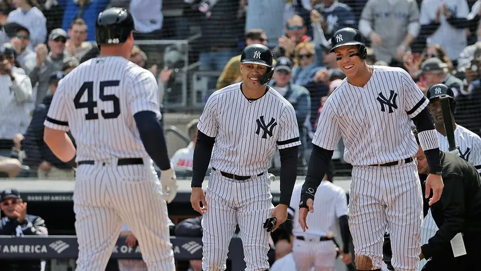 Yankees hace gala de poder para vencer a Orioles en Opening Day