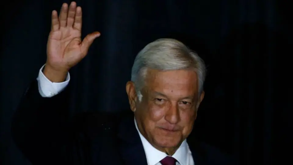AMLO celebra a las mamás con mariachi en Palacio Nacional