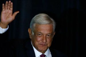 AMLO celebra a las mamás con mariachi en Palacio Nacional