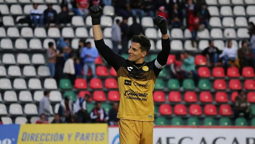 Portero de Dorados se tatúa en la pierna el rostro de Maradona