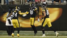 Aficionados de Steelers imitaron festejo del equipo en su boda